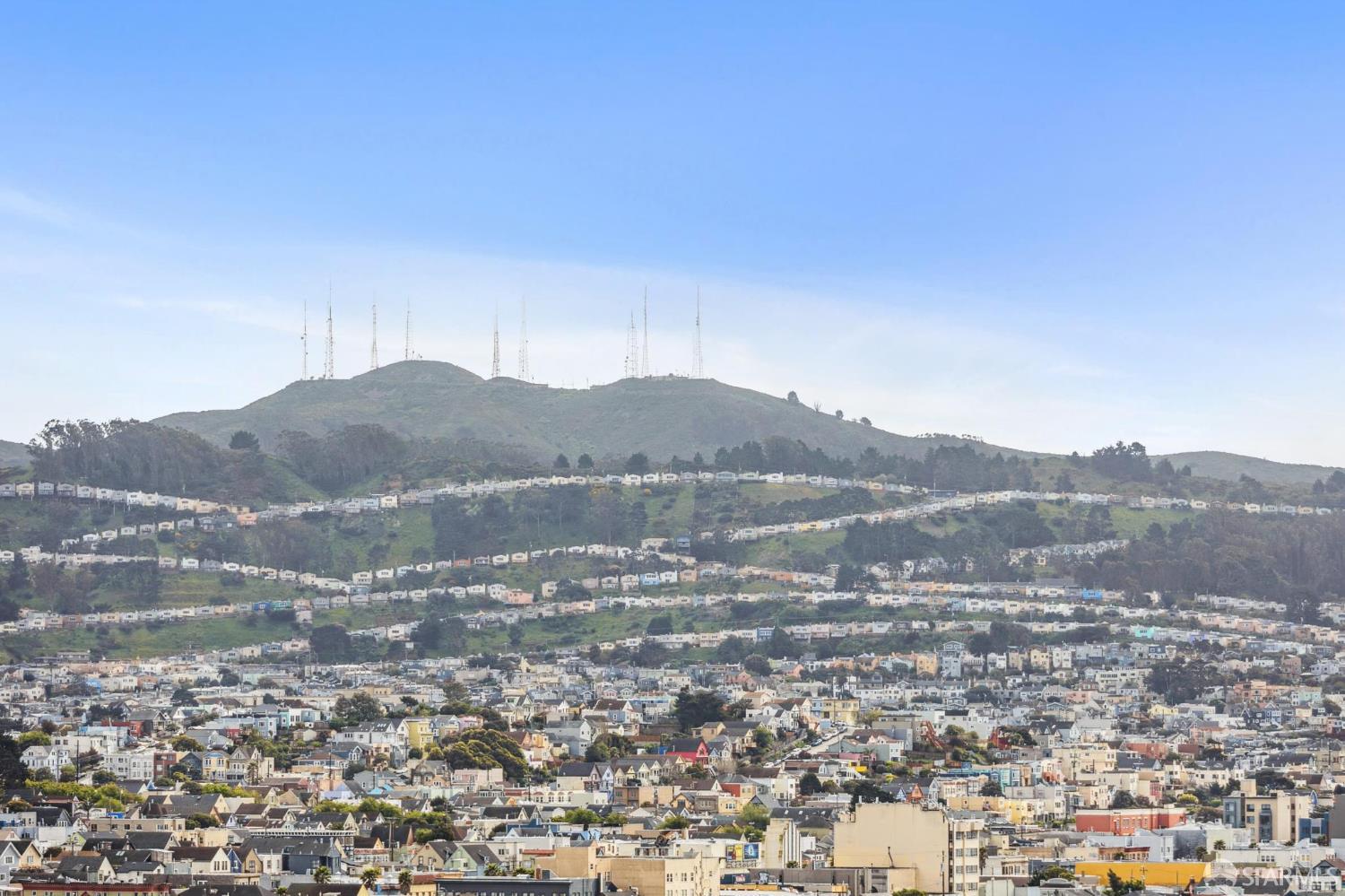 Detail Gallery Image 4 of 20 For 43 Sussex St, San Francisco,  CA 94131 - 2 Beds | 1/1 Baths