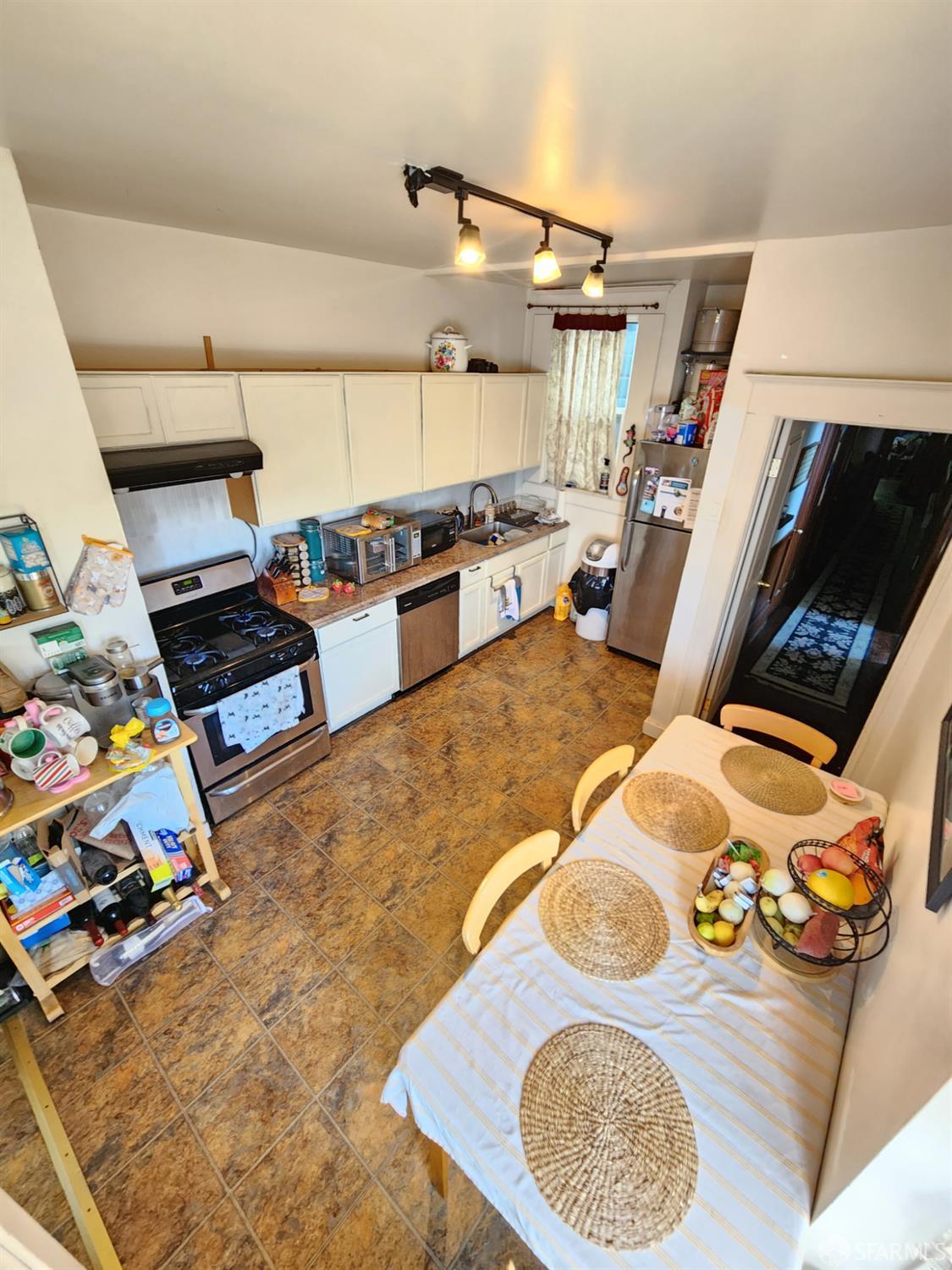 Detail Gallery Image 6 of 26 For 1608 Folsom St, San Francisco,  CA 94103 - – Beds | – Baths