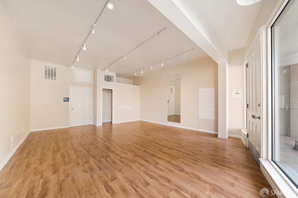 Detail Gallery Image 8 of 36 For 5947 Geary Blvd, San Francisco,  CA 94121 - – Beds | – Baths