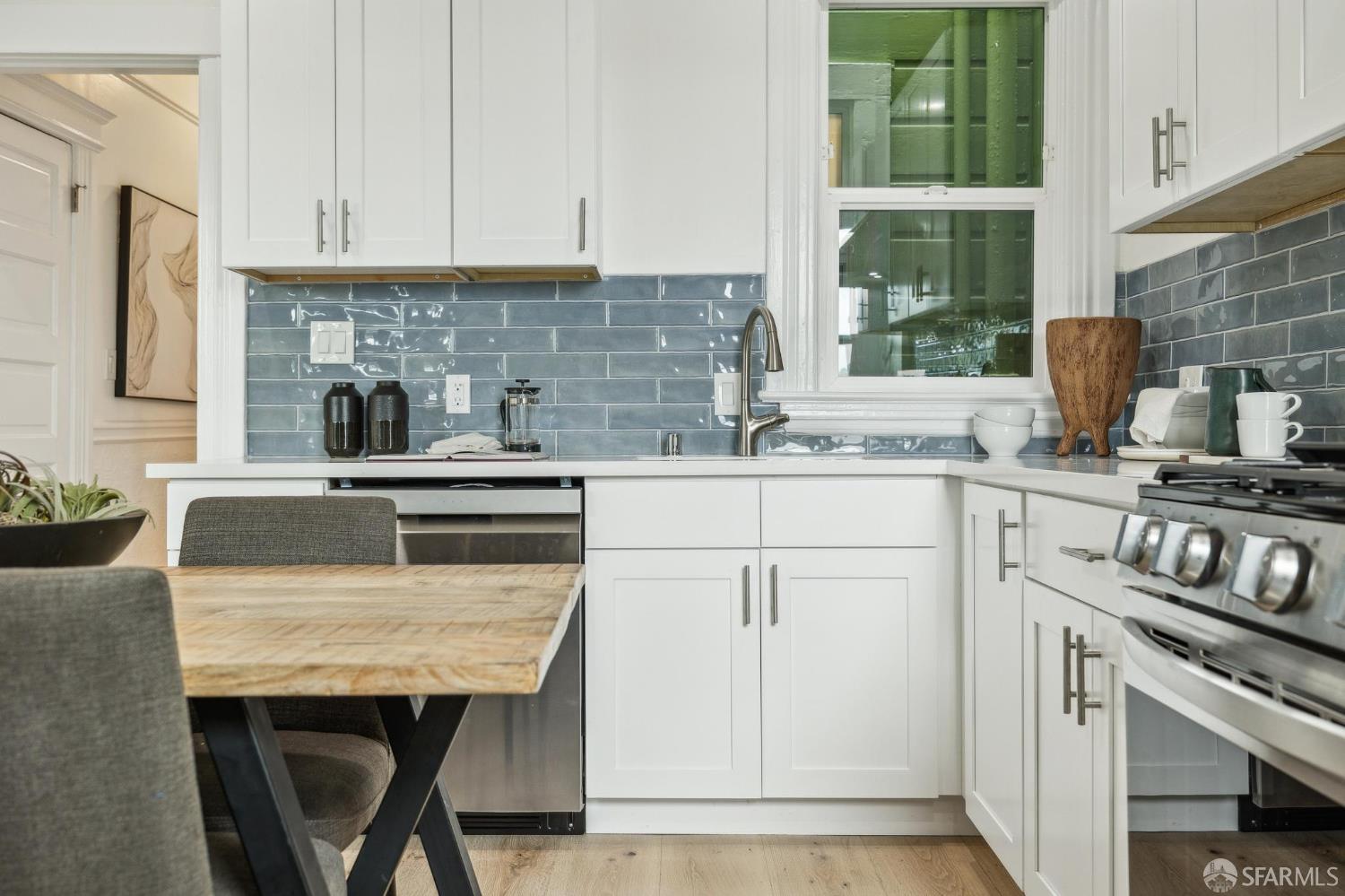 Detail Gallery Image 9 of 20 For 43 Sussex St, San Francisco,  CA 94131 - 2 Beds | 1/1 Baths