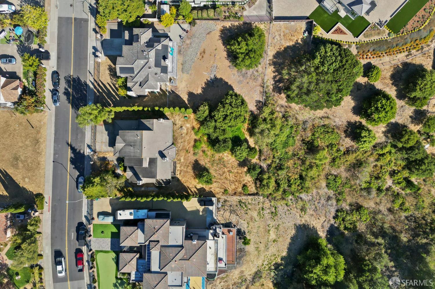 Detail Gallery Image 13 of 13 For 13407 Campus Dr, Oakland,  CA 94619 - 5 Beds | 3 Baths