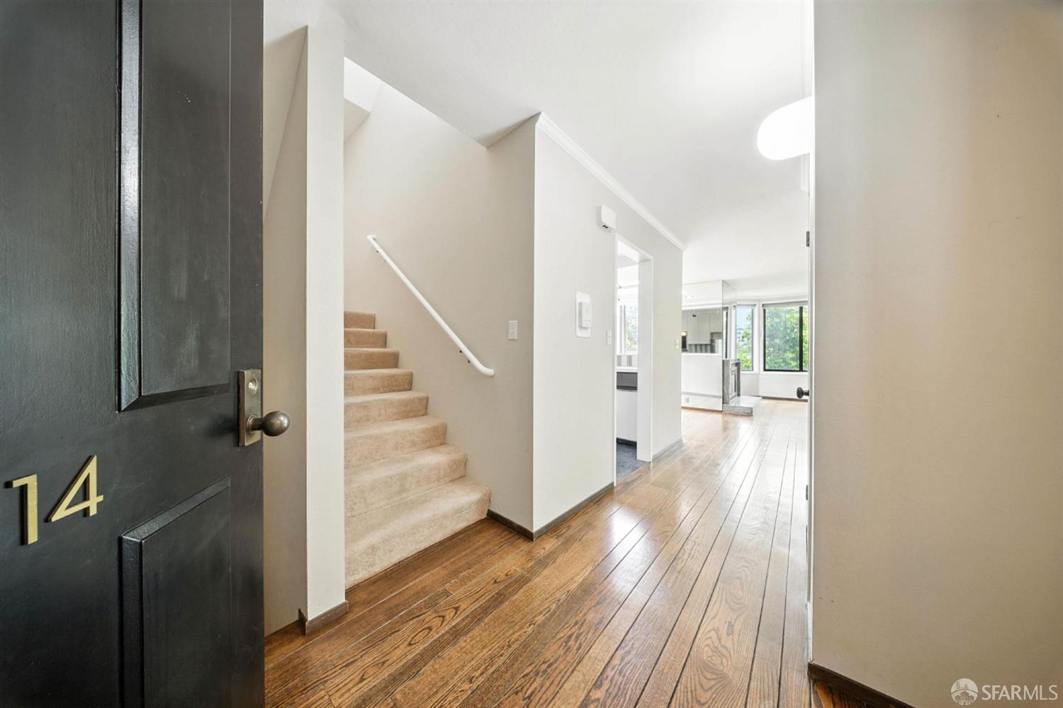 Photo #2: 425059748 Listing 