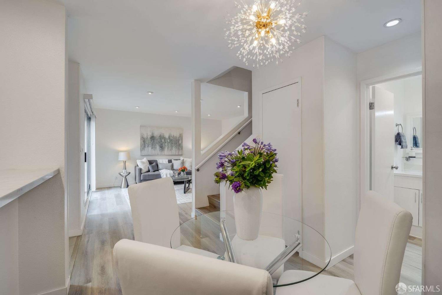 Photo #7: 425058689 Listing: Photo #7