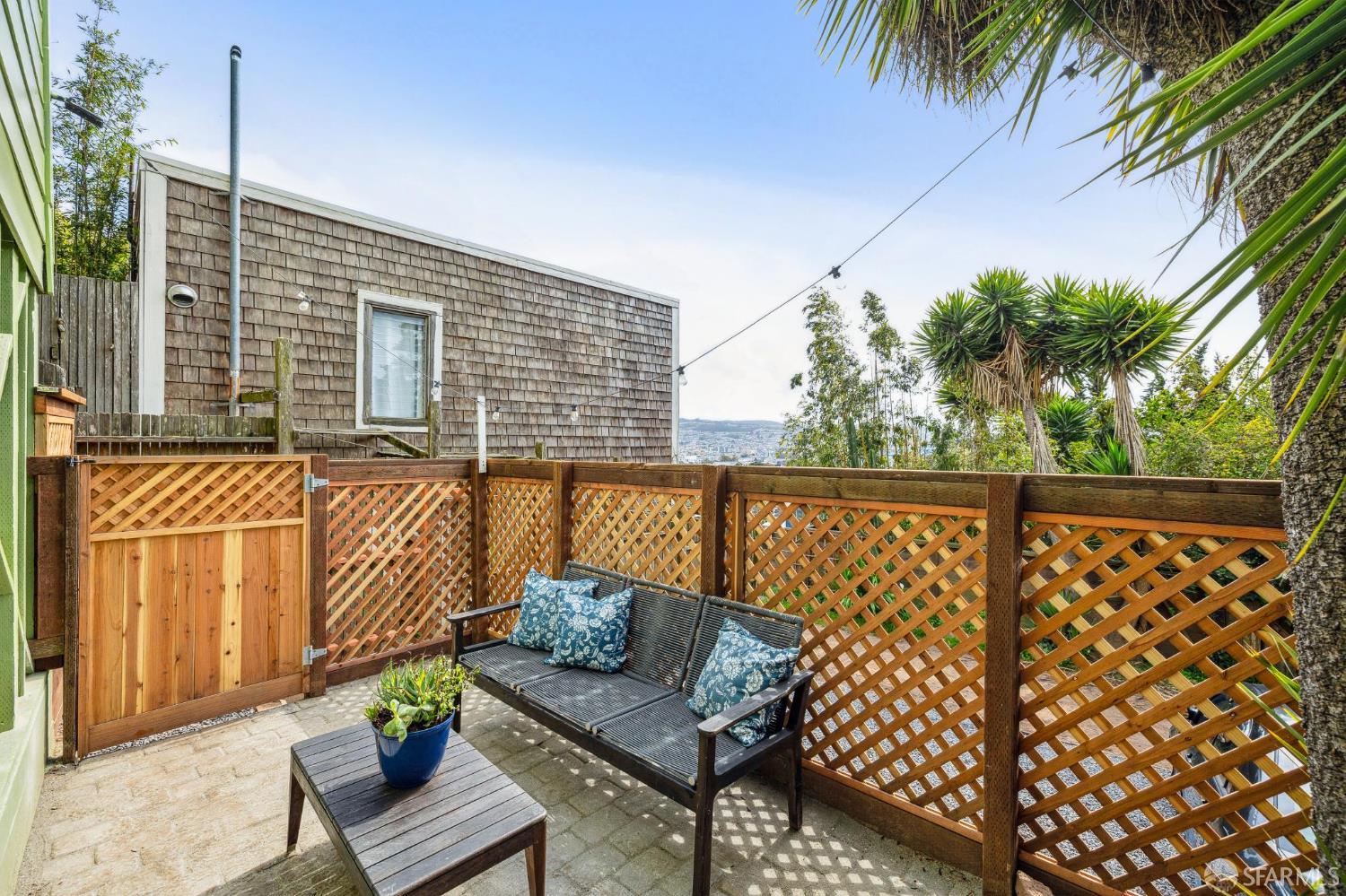 Detail Gallery Image 12 of 20 For 43 Sussex St, San Francisco,  CA 94131 - 2 Beds | 1/1 Baths