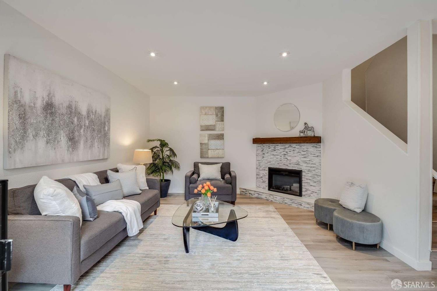 Photo #4: 425058689 Listing 
