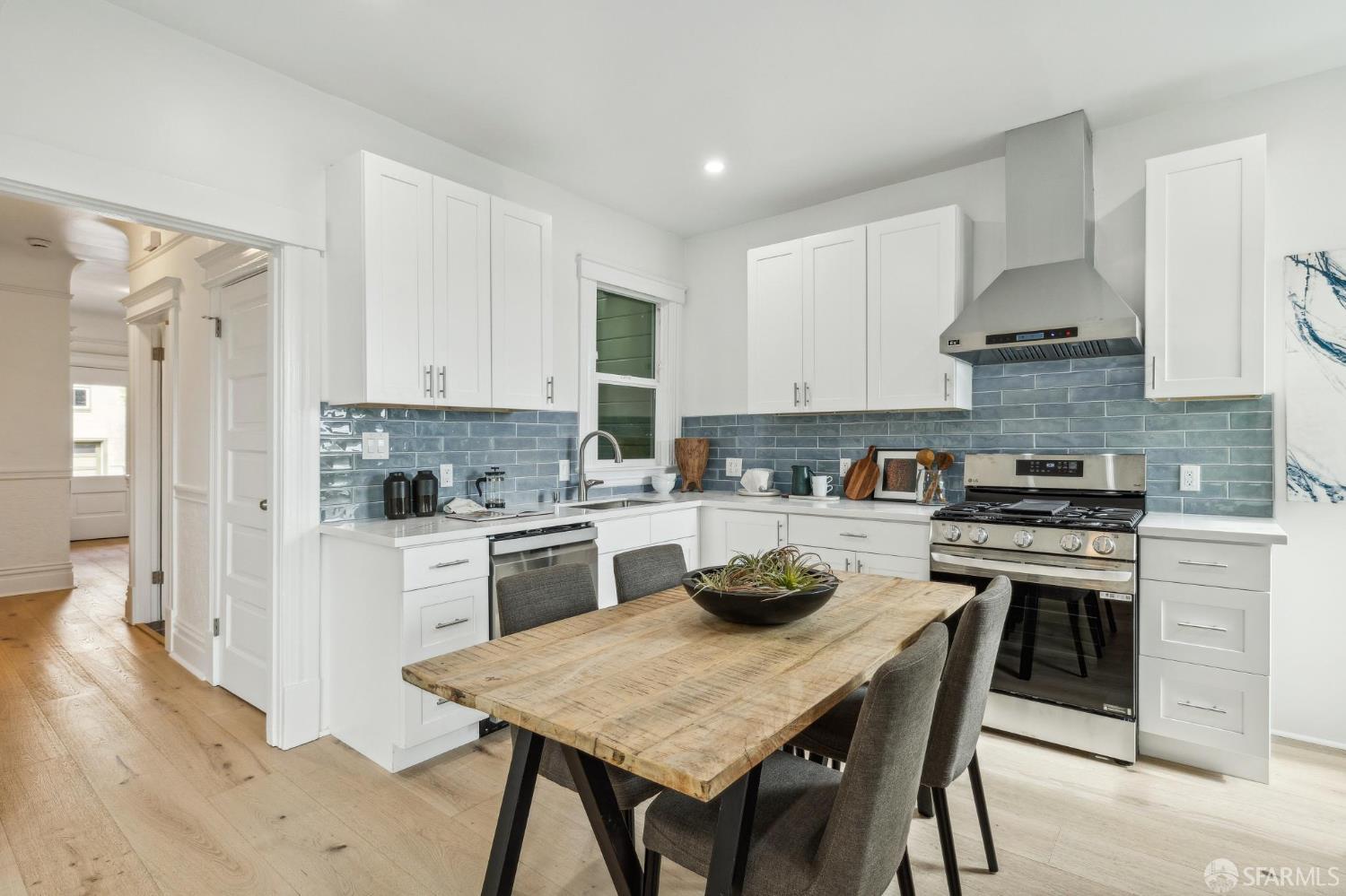 Detail Gallery Image 8 of 20 For 43 Sussex St, San Francisco,  CA 94131 - 2 Beds | 1/1 Baths