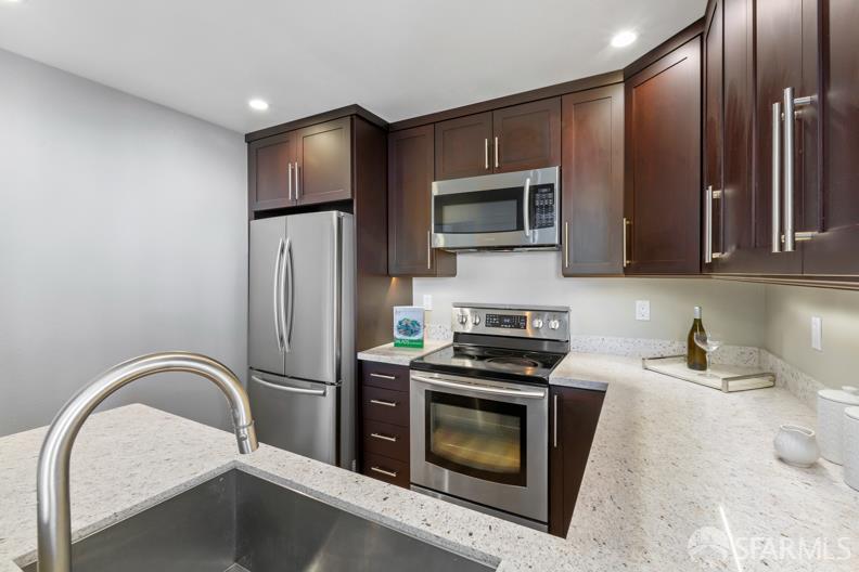 Detail Gallery Image 8 of 23 For 1 Daniel Burnham Ct #619,  San Francisco,  CA 94109 - 1 Beds | 1 Baths