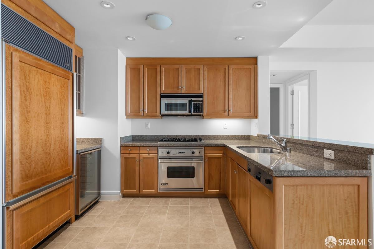 Detail Gallery Image 6 of 29 For 765 Market St 33h,  San Francisco,  CA 94103 - 2 Beds | 2/1 Baths