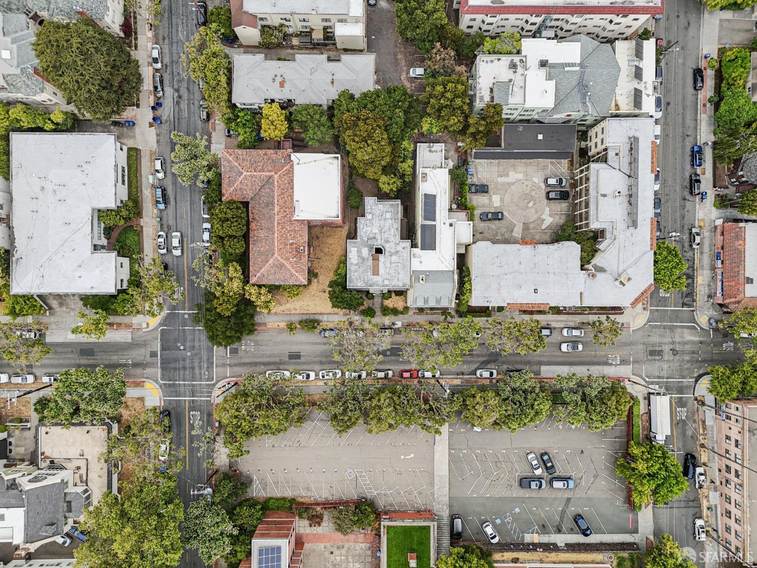 Detail Gallery Image 30 of 32 For 1767 Euclid Ave #4,  Berkeley,  CA 94709 - 2 Beds | 1 Baths