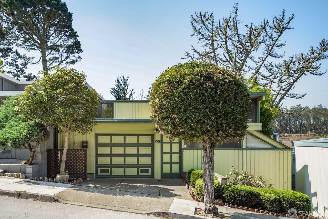 Detail Gallery Image 12 of 22 For 172 Amber Dr, San Francisco,  CA 94131 - 5 Beds | 3 Baths