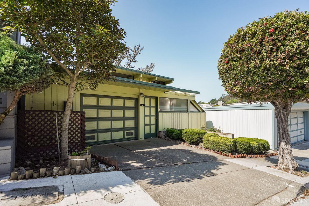 Detail Gallery Image 2 of 22 For 172 Amber Dr, San Francisco,  CA 94131 - 5 Beds | 3 Baths