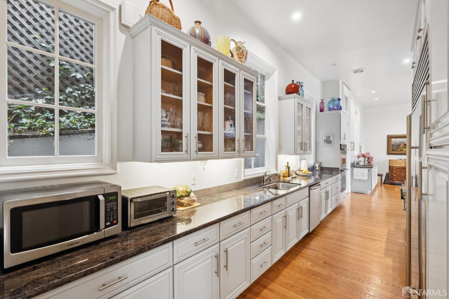 Detail Gallery Image 17 of 53 For 1818 California St, San Francisco,  CA 94109 - 6 Beds | 6/1 Baths