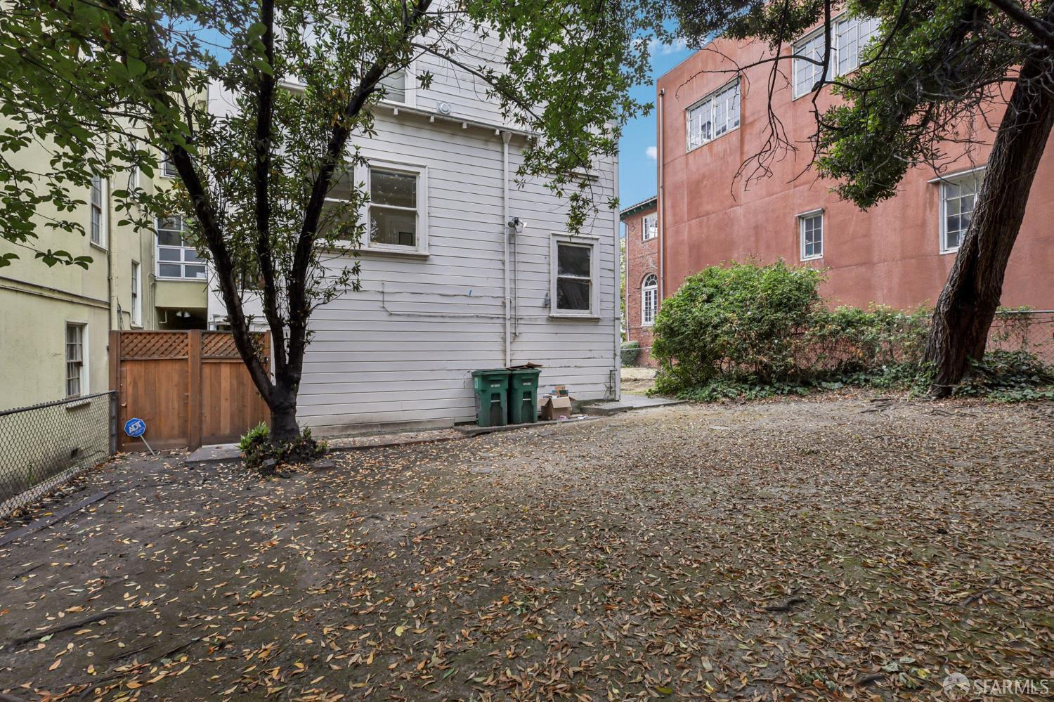 Detail Gallery Image 19 of 32 For 1767 Euclid Ave #4,  Berkeley,  CA 94709 - 2 Beds | 1 Baths