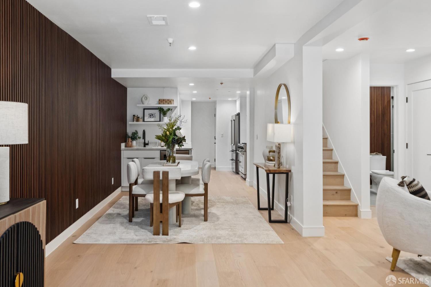 Photo #4: 425059993 Listing 
