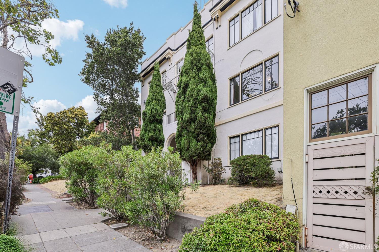 Detail Gallery Image 17 of 32 For 1767 Euclid Ave #4,  Berkeley,  CA 94709 - 2 Beds | 1 Baths