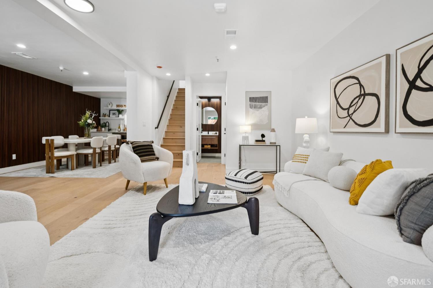 Photo #3: 425059993 Listing 