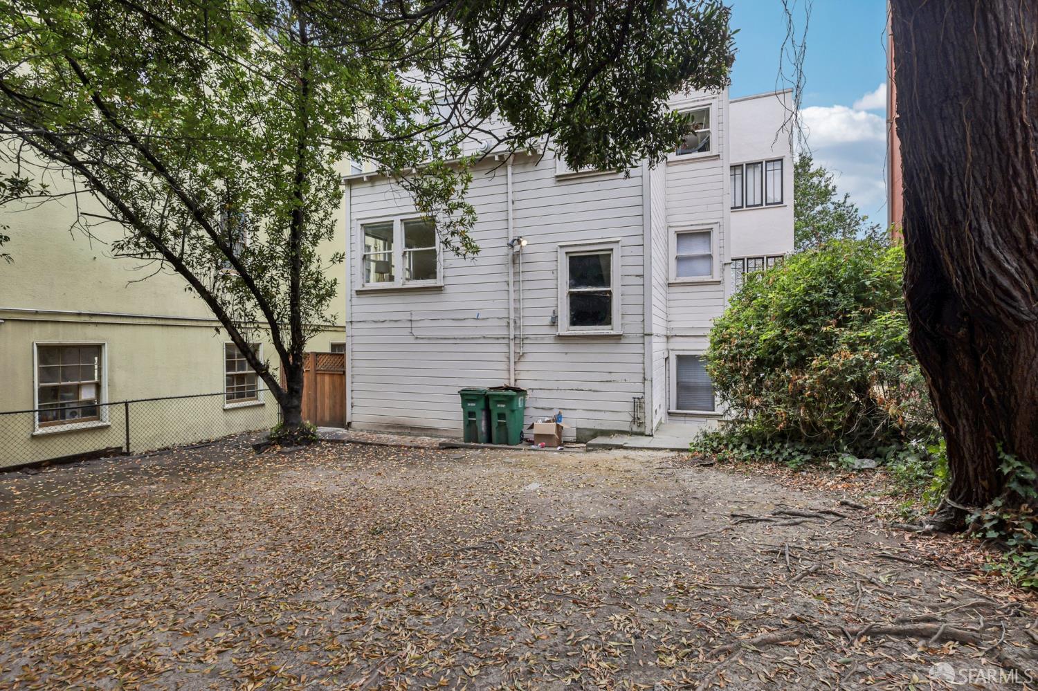 Detail Gallery Image 18 of 32 For 1767 Euclid Ave #4,  Berkeley,  CA 94709 - 2 Beds | 1 Baths