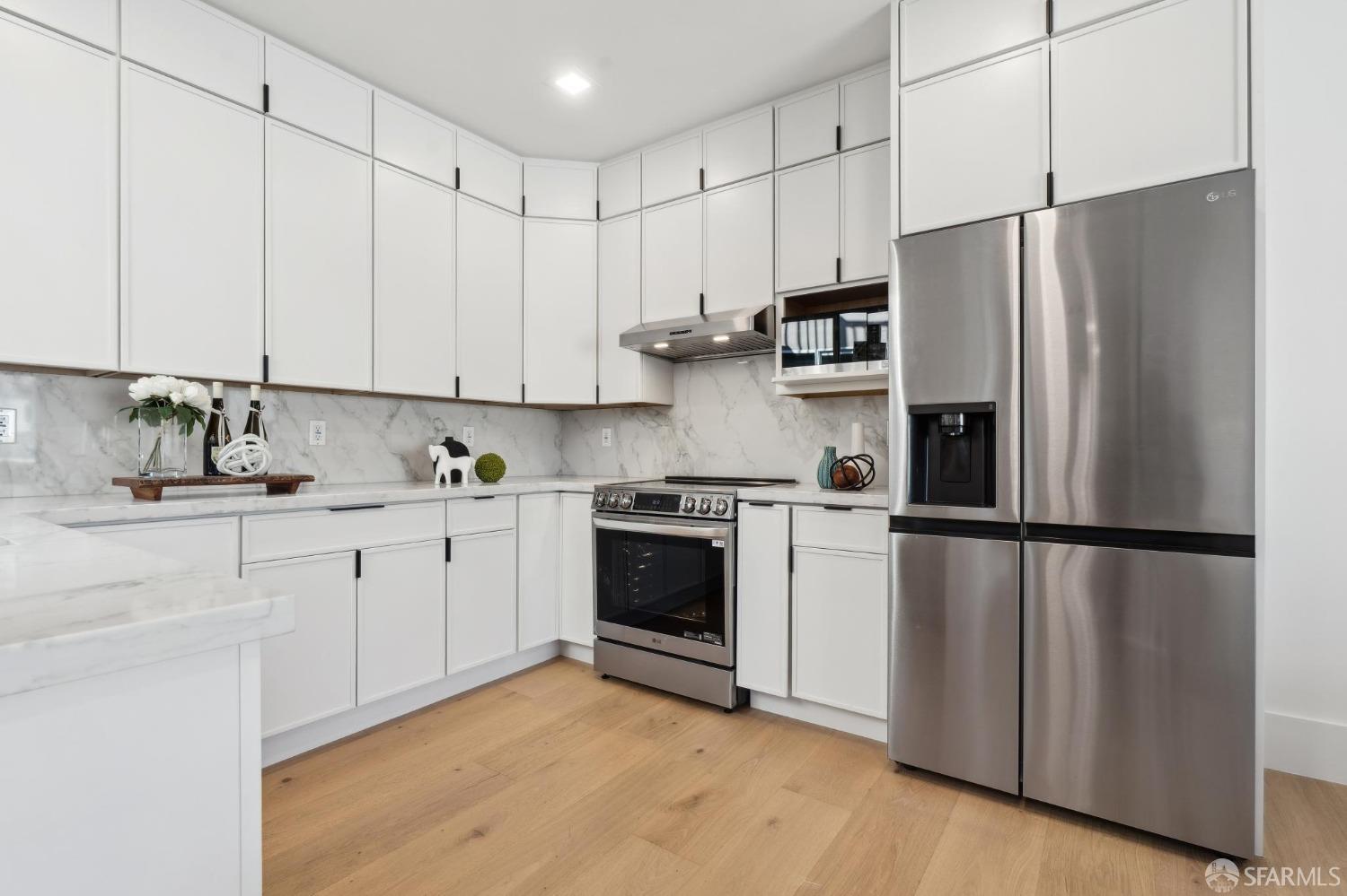 Photo #6: 425059853 Listing 