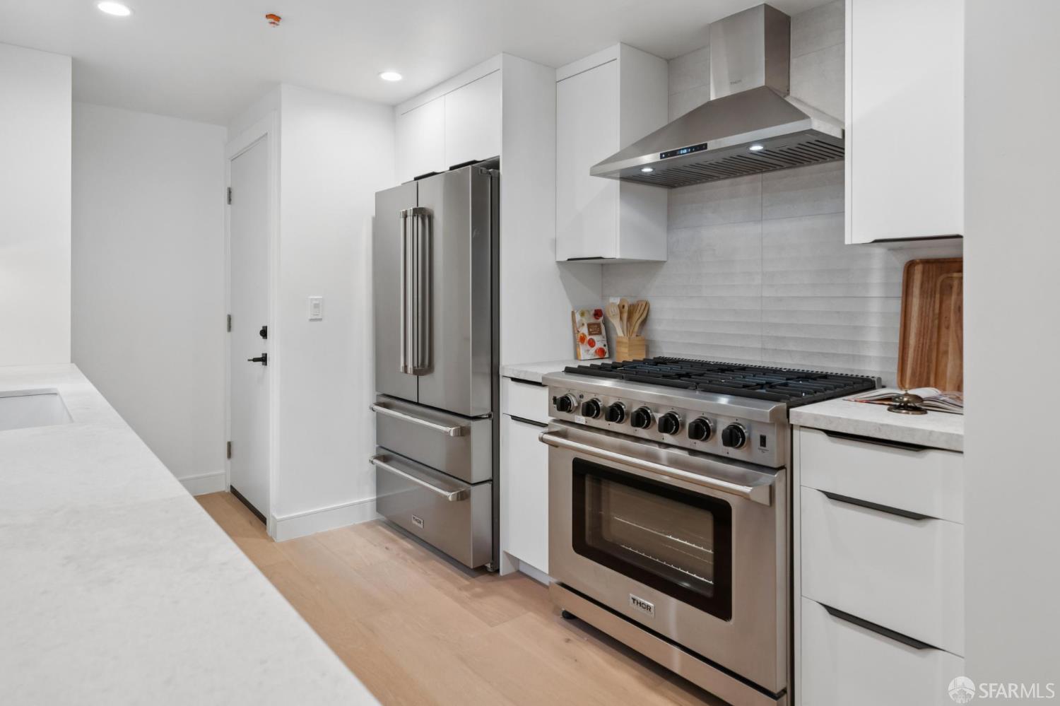 Photo #6: 425059993 Listing 