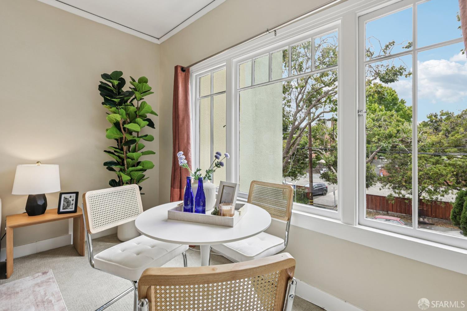 Detail Gallery Image 4 of 32 For 1767 Euclid Ave #4,  Berkeley,  CA 94709 - 2 Beds | 1 Baths