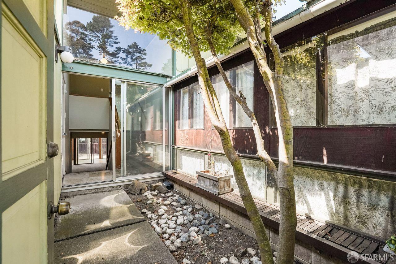 Detail Gallery Image 11 of 22 For 172 Amber Dr, San Francisco,  CA 94131 - 5 Beds | 3 Baths