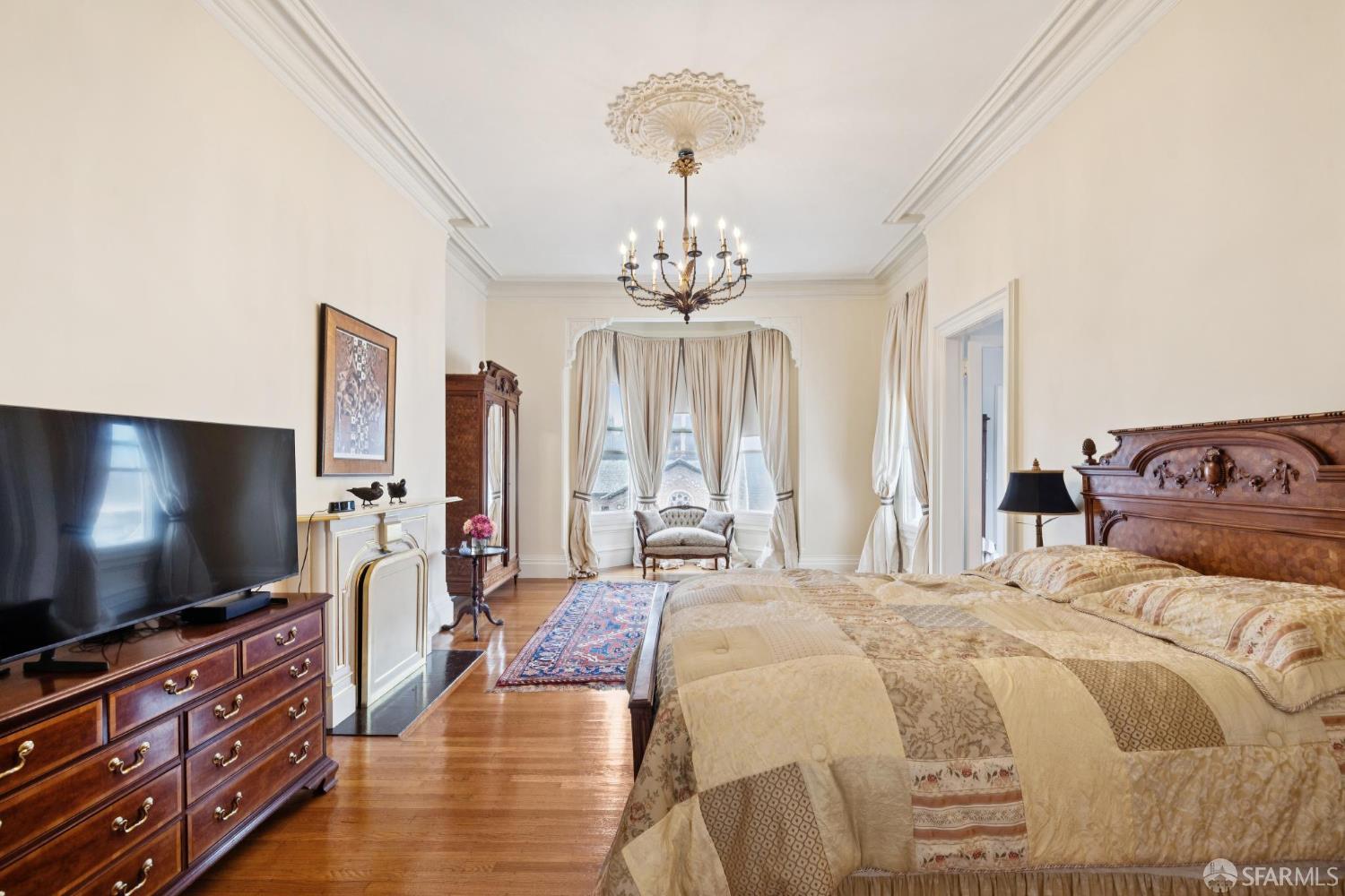 Detail Gallery Image 22 of 53 For 1818 California St, San Francisco,  CA 94109 - 6 Beds | 6/1 Baths