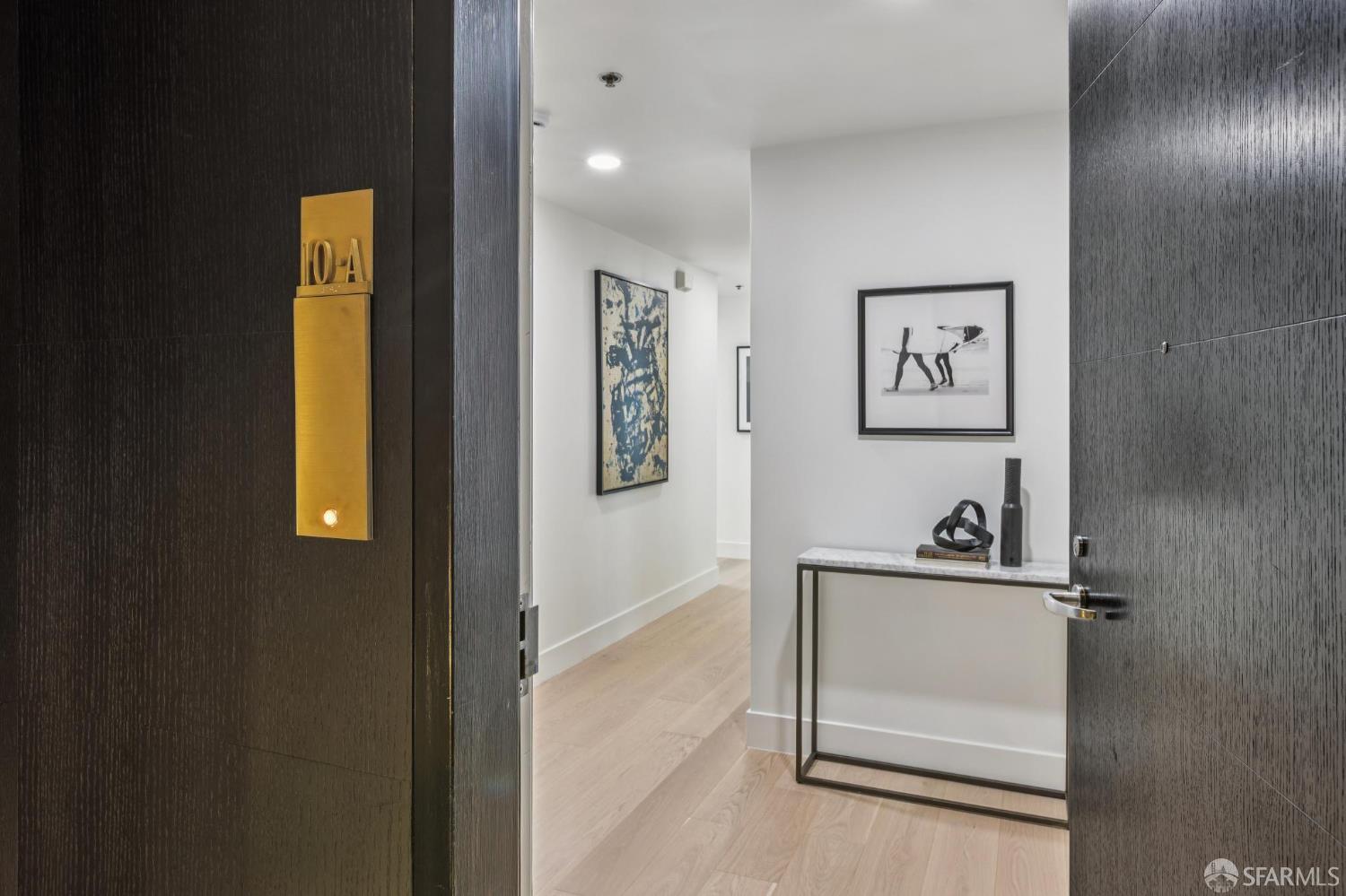 Photo #2: 425059827 Listing 