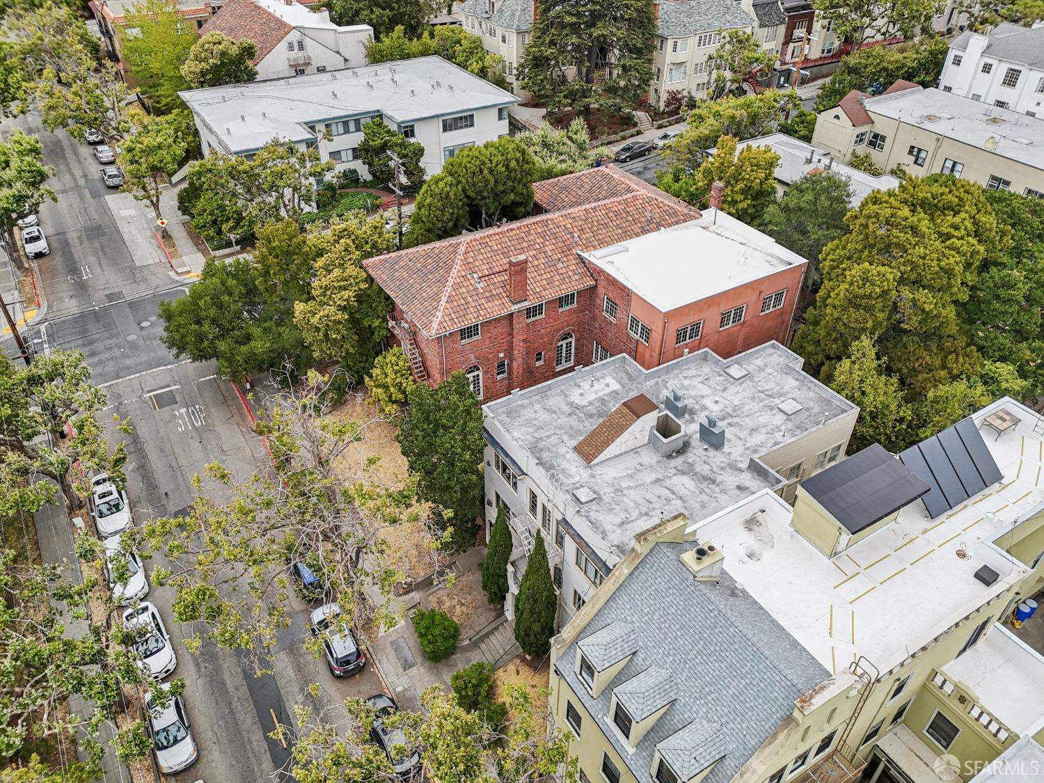 Detail Gallery Image 22 of 32 For 1767 Euclid Ave #4,  Berkeley,  CA 94709 - 2 Beds | 1 Baths