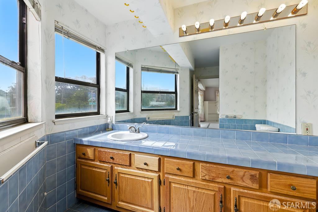 Detail Gallery Image 11 of 48 For 597 Lincoln Way, San Francisco,  CA 94122 - – Beds | – Baths