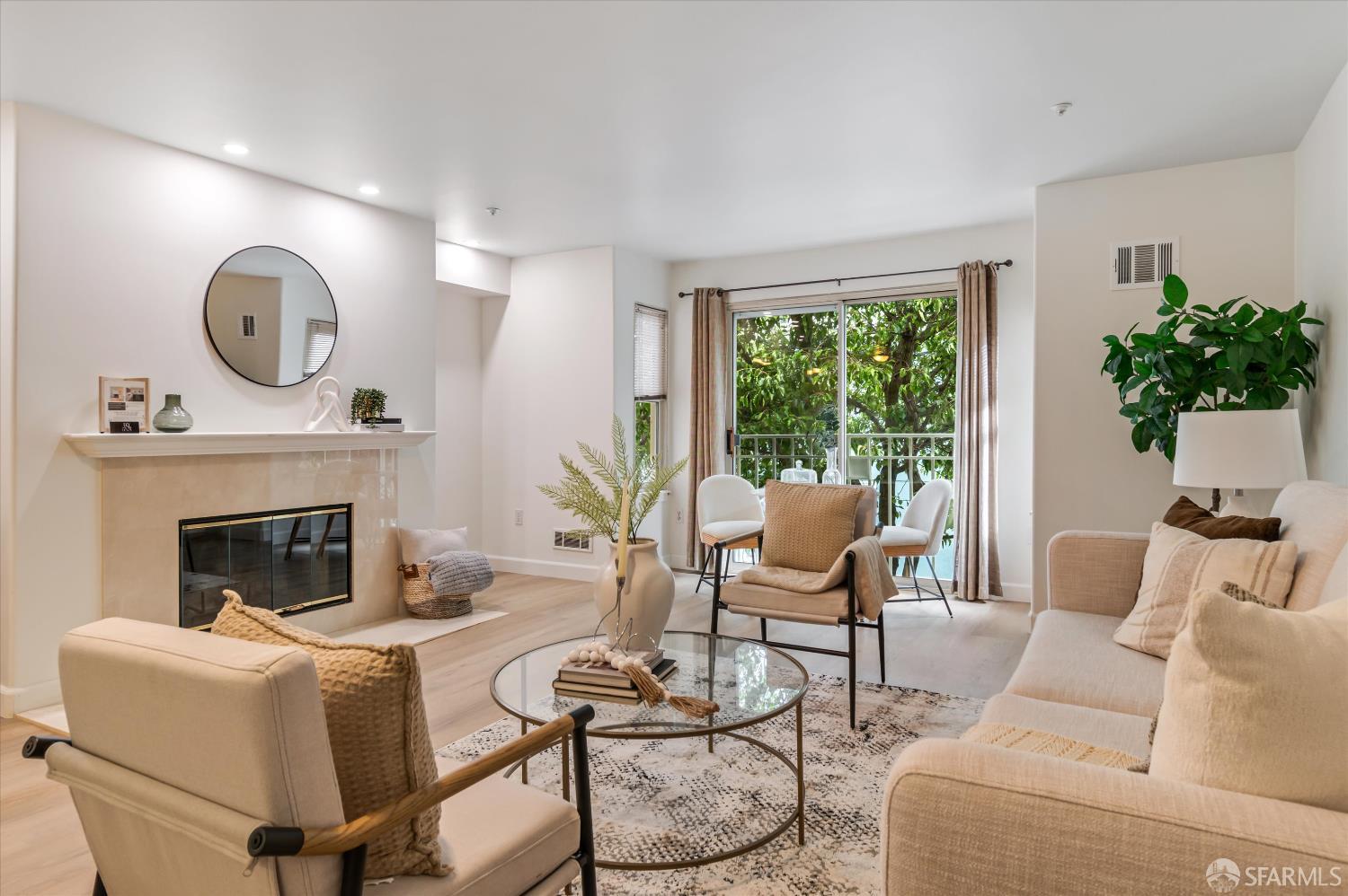Detail Gallery Image 2 of 30 For 600 Chestnut St #211,  San Francisco,  CA 94133 - 2 Beds | 2 Baths