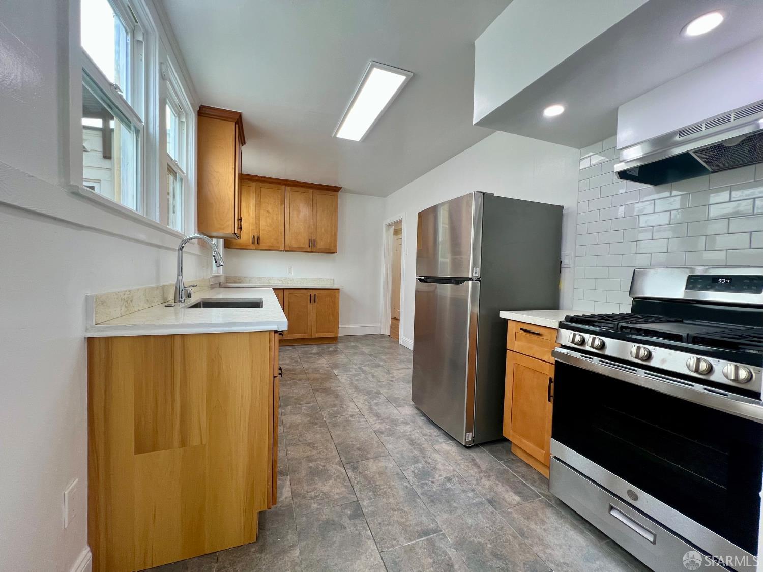 Detail Gallery Image 19 of 40 For 65 Ottawa Ave, San Francisco,  CA 94112 - 2 Beds | 1 Baths