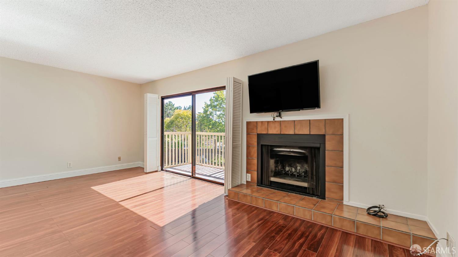 Detail Gallery Image 8 of 37 For 107 Alice Ln, El Sobrante,  CA 94803 - 2 Beds | 2 Baths