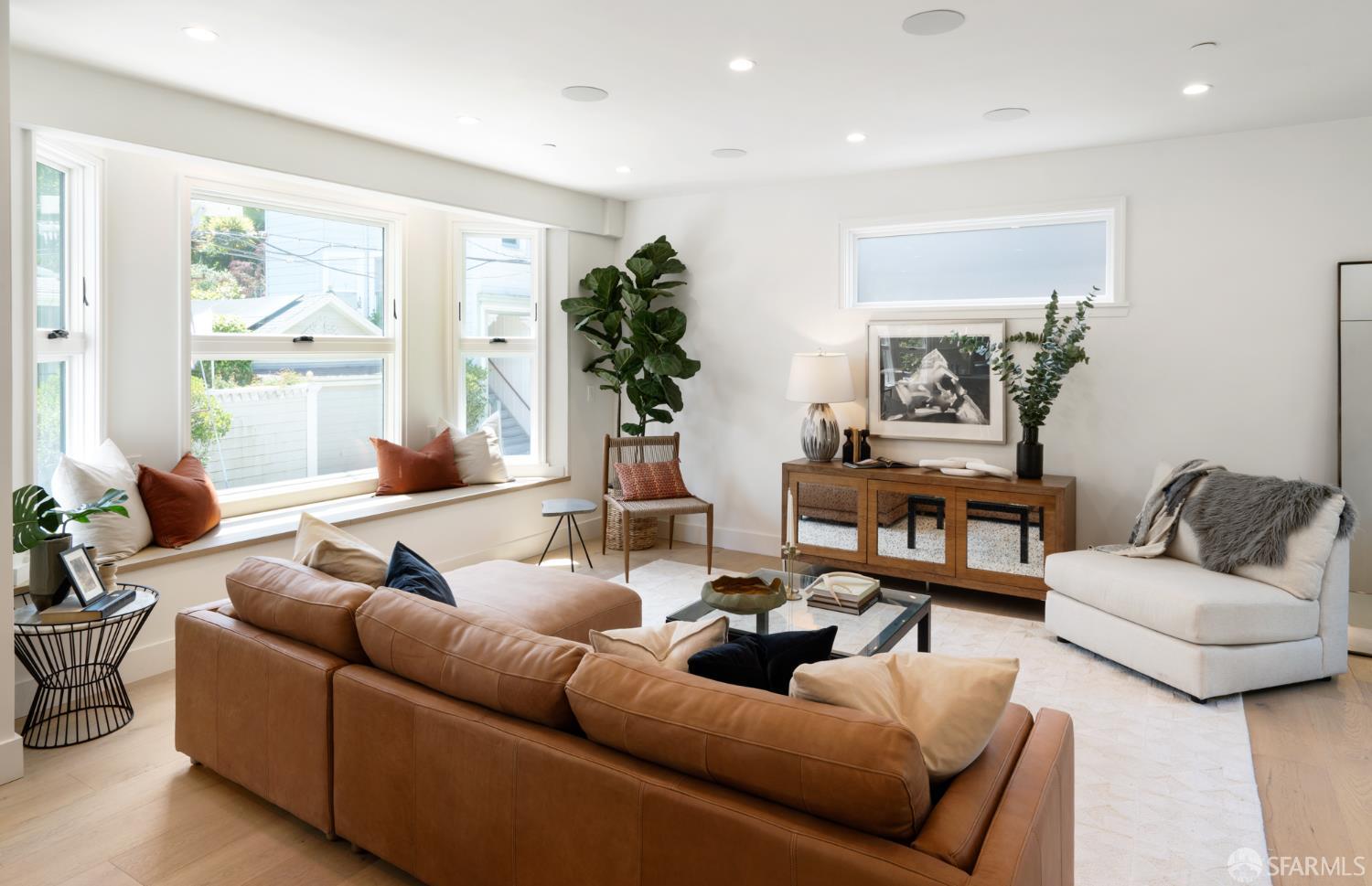Detail Gallery Image 2 of 28 For 4822 19th St, San Francisco,  CA 94114 - 4 Beds | 4/1 Baths