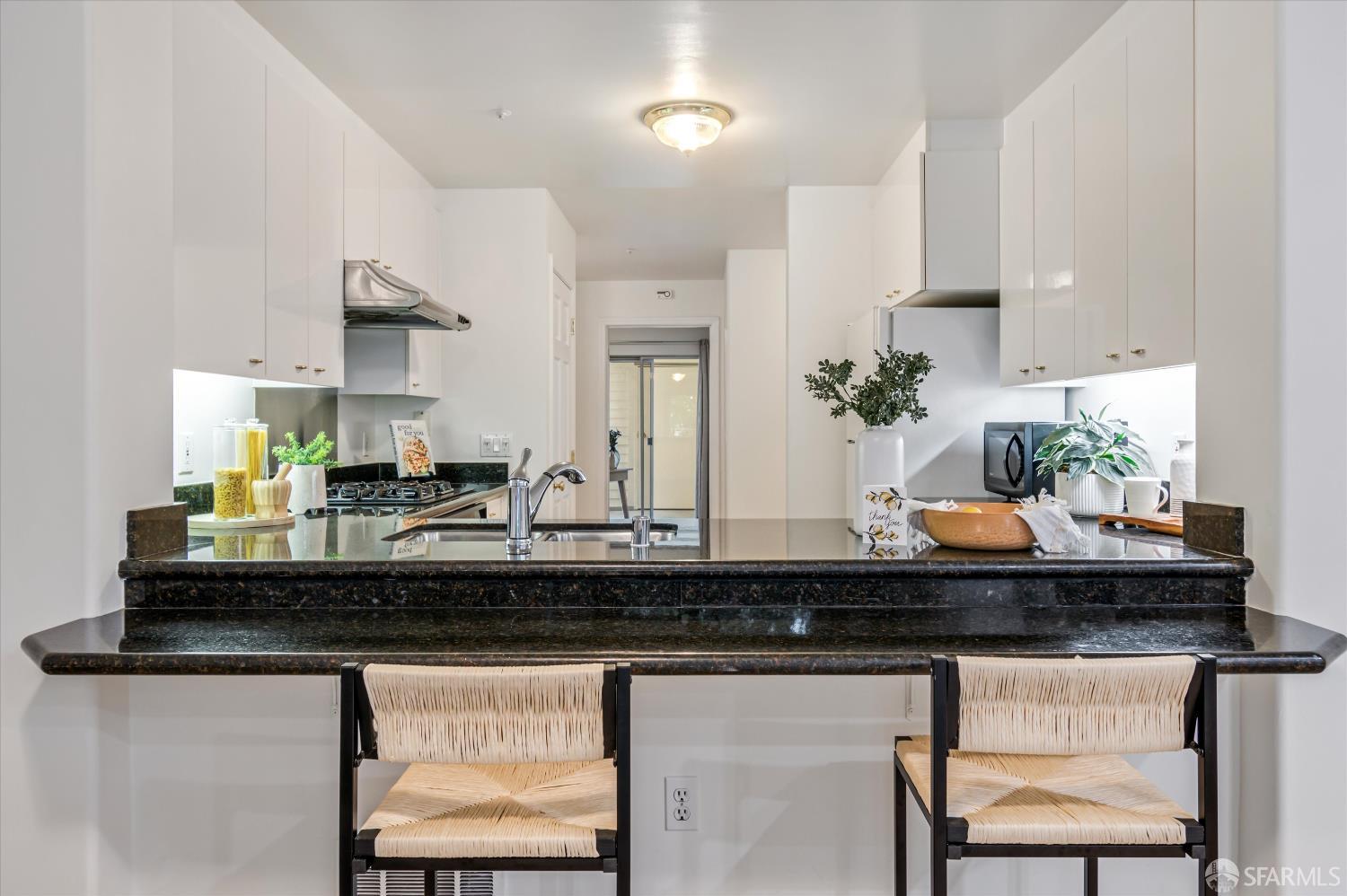 Detail Gallery Image 7 of 30 For 600 Chestnut St #211,  San Francisco,  CA 94133 - 2 Beds | 2 Baths