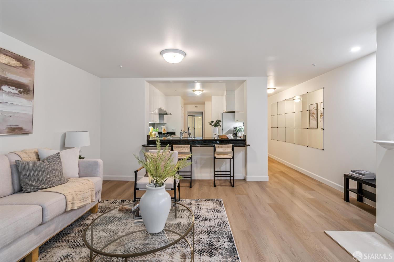 Detail Gallery Image 4 of 30 For 600 Chestnut St #211,  San Francisco,  CA 94133 - 2 Beds | 2 Baths