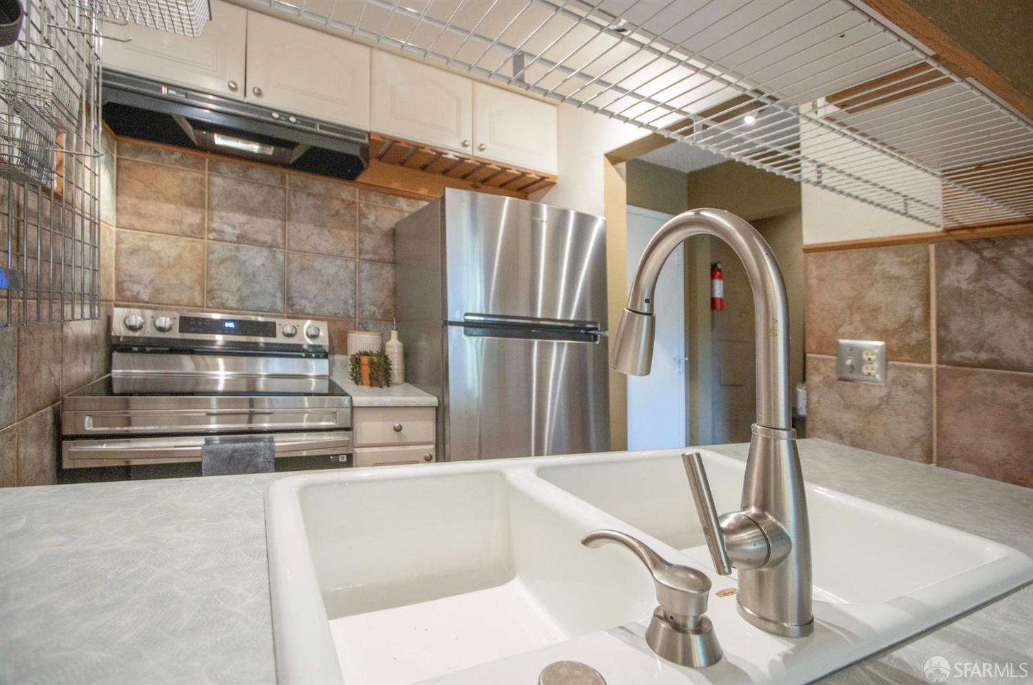 Photo #9: 425060256 Listing: Photo #9