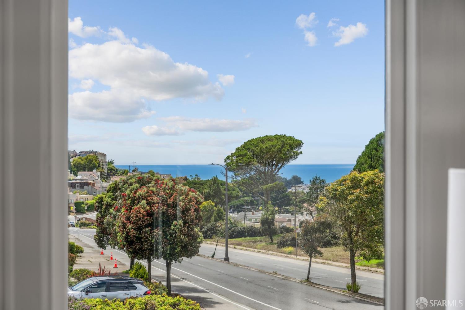 Detail Gallery Image 10 of 56 For 1007 Portola Dr, San Francisco,  CA 94127 - 3 Beds | 2 Baths
