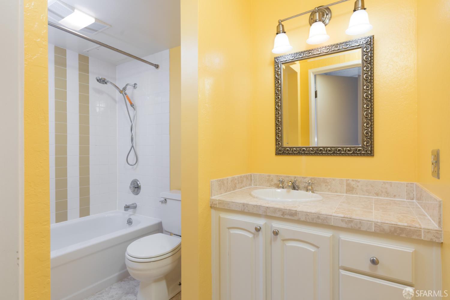 Detail Gallery Image 12 of 23 For 1 1 Kelton Court, Oakland, Ca Ct 1e,  Oakland,  CA 94611 - 1 Beds | 1 Baths