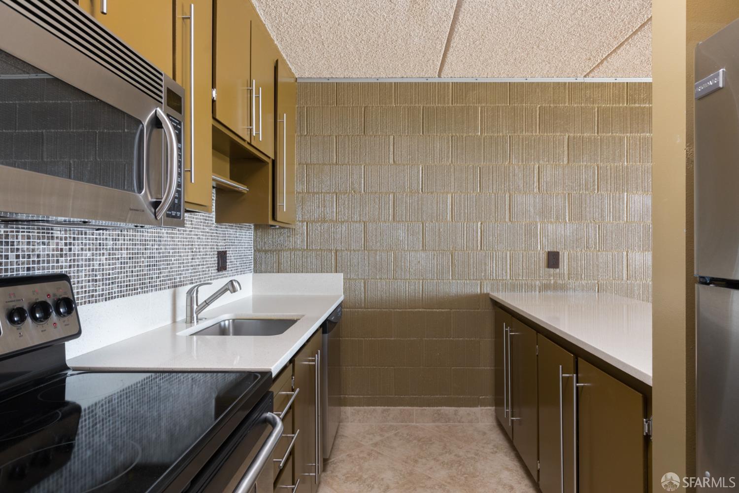 Detail Gallery Image 4 of 23 For 1 1 Kelton Court, Oakland, Ca Ct 1e,  Oakland,  CA 94611 - 1 Beds | 1 Baths