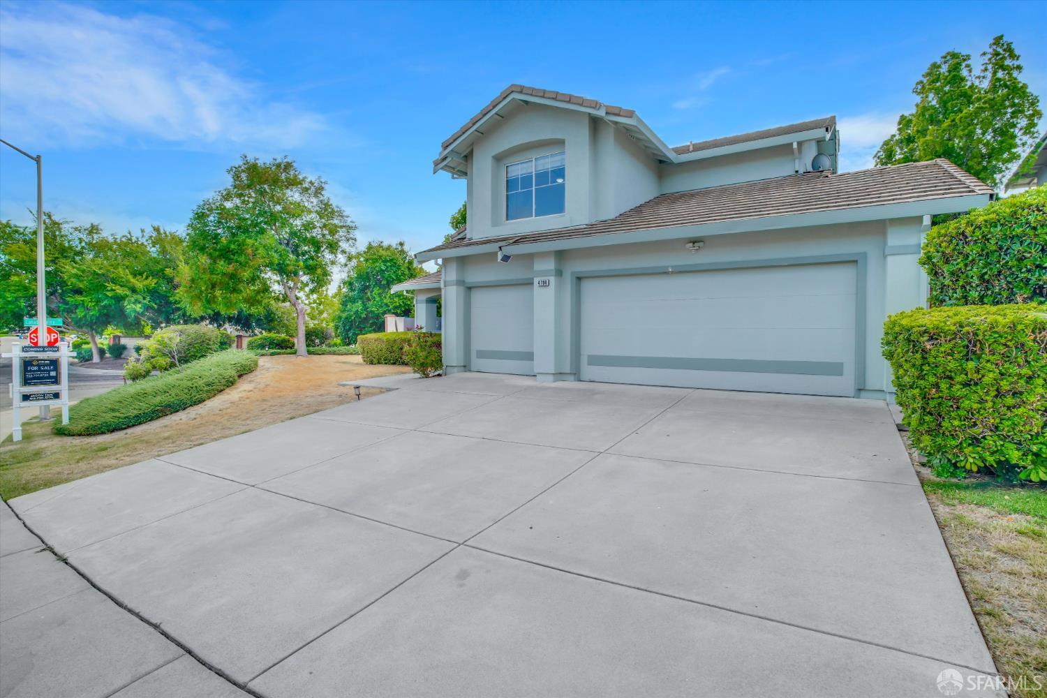 Detail Gallery Image 3 of 47 For 4704 Palomino Way, Antioch,  CA 94531 - 4 Beds | 3 Baths