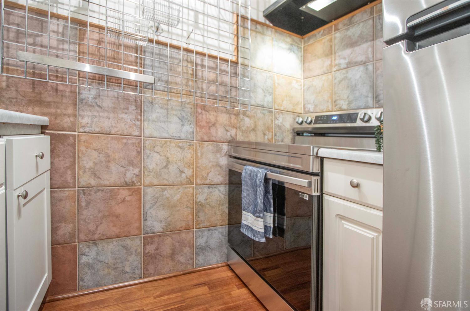 Photo #8: 425060256 Listing: Photo #8