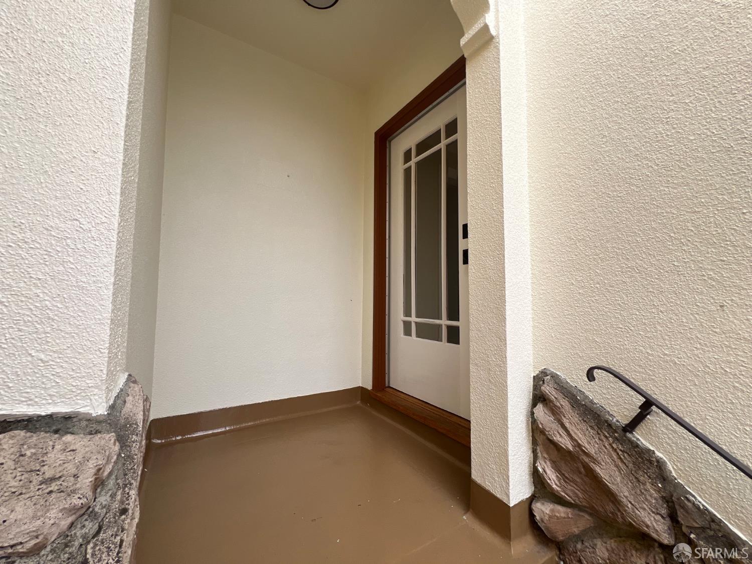 Detail Gallery Image 4 of 40 For 65 Ottawa Ave, San Francisco,  CA 94112 - 2 Beds | 1 Baths