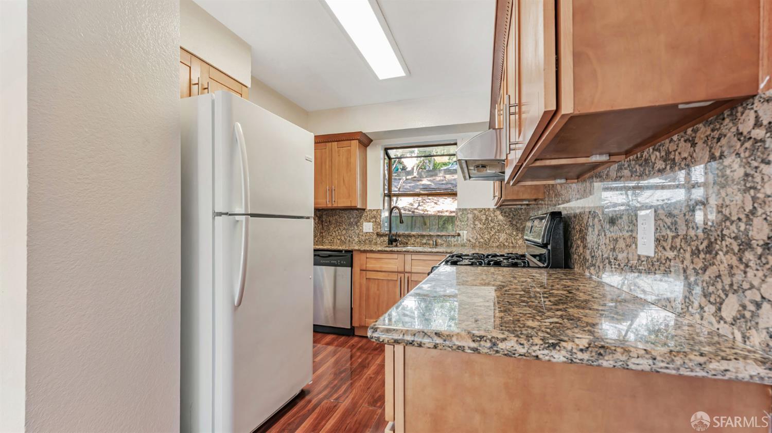 Detail Gallery Image 5 of 37 For 107 Alice Ln, El Sobrante,  CA 94803 - 2 Beds | 2 Baths