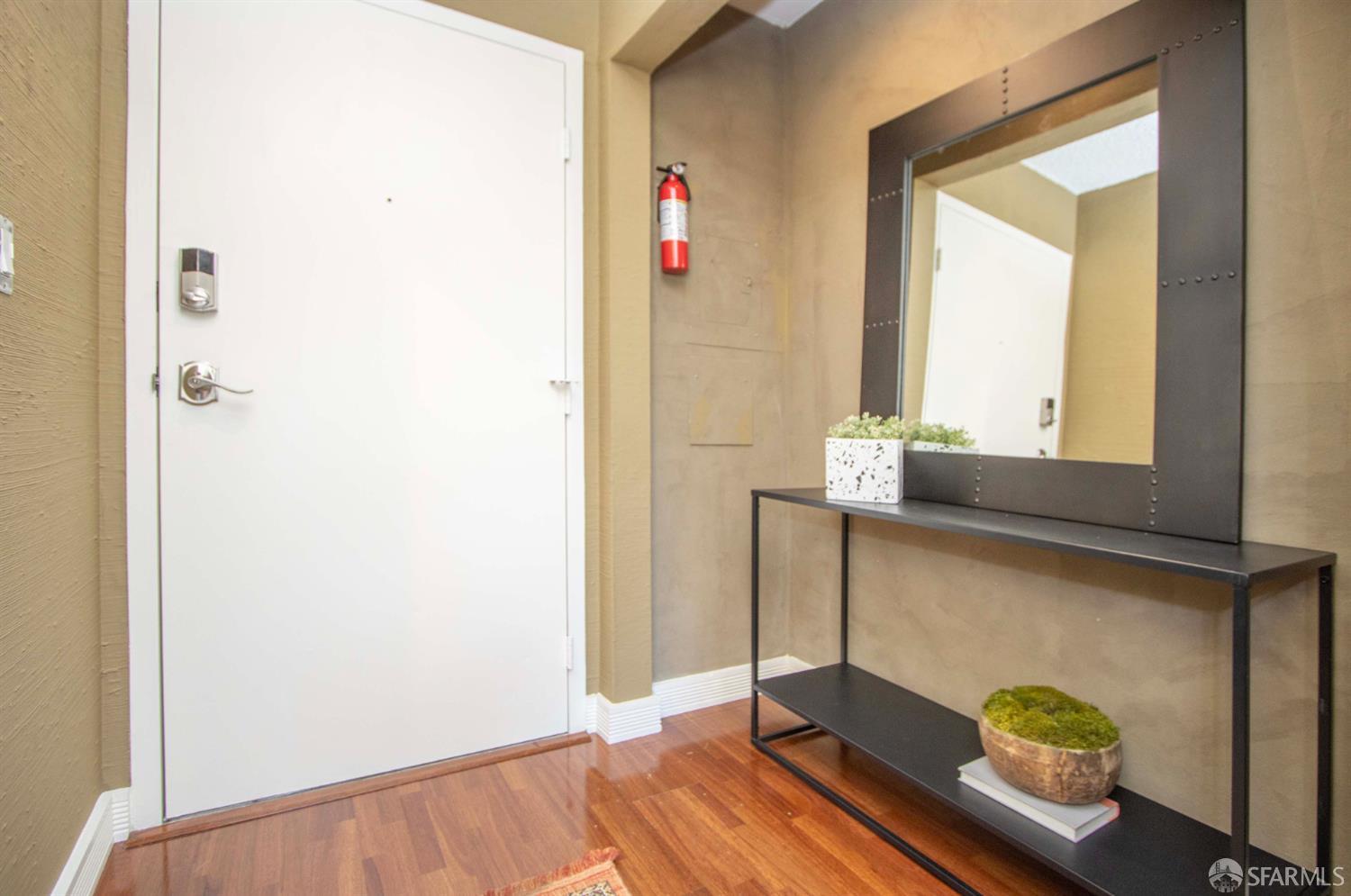 Photo #3: 425060256 Listing 