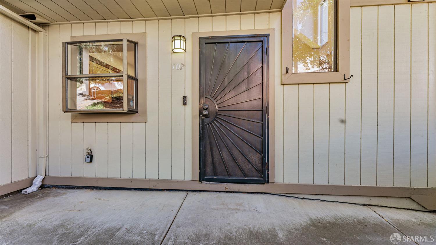 Detail Gallery Image 34 of 37 For 107 Alice Ln, El Sobrante,  CA 94803 - 2 Beds | 2 Baths