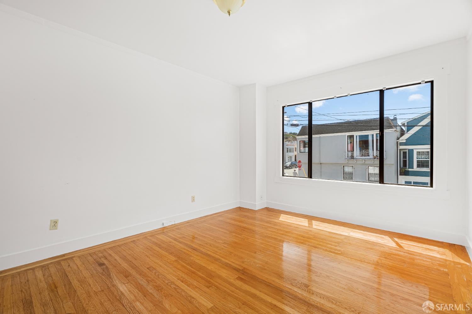 Detail Gallery Image 5 of 30 For 87 Whittier St, San Francisco,  CA 94112 - 3 Beds | 1 Baths