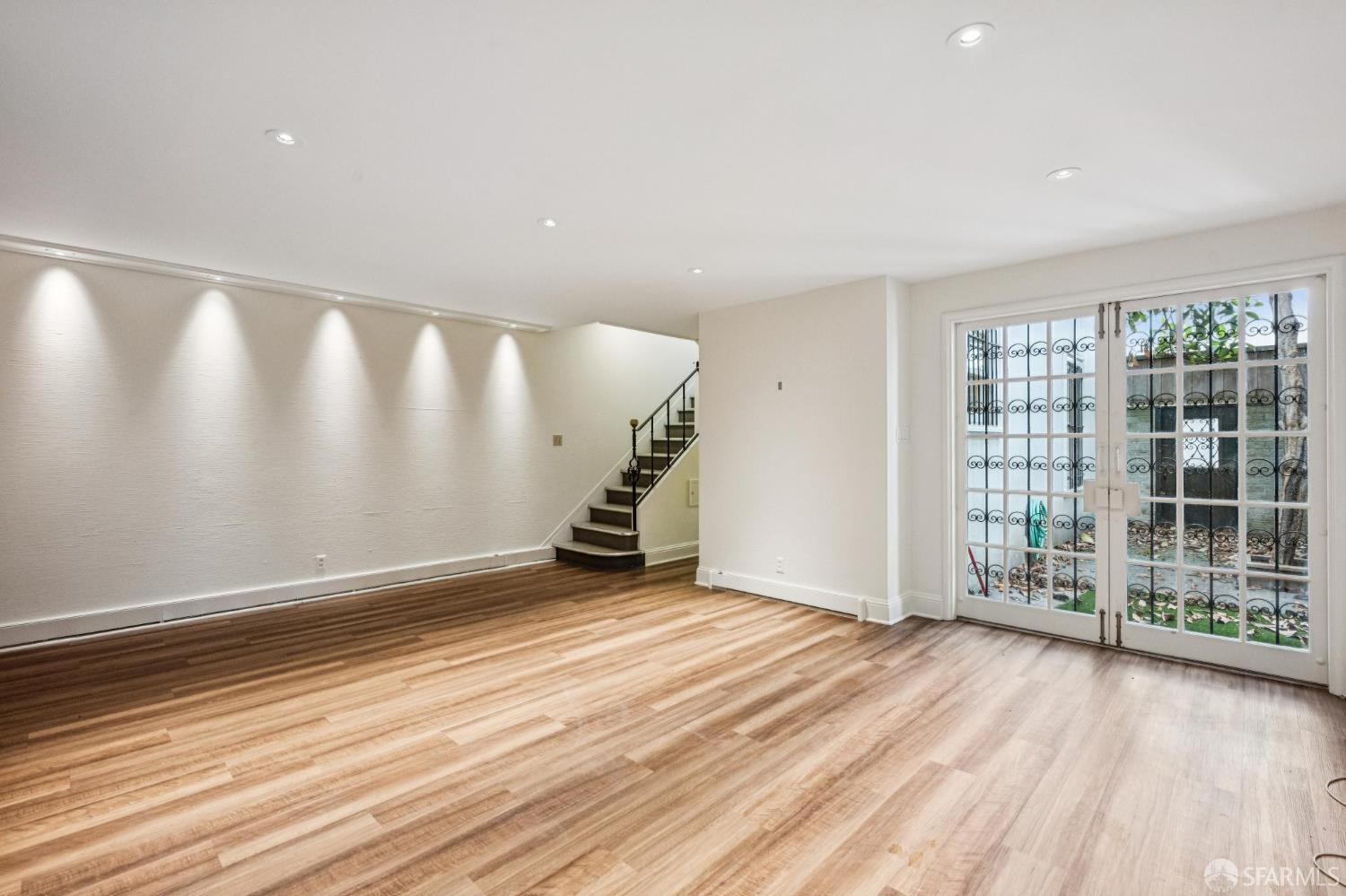 Detail Gallery Image 40 of 49 For 843 Mason St, San Francisco,  CA 94108 - 5 Beds | 4/2 Baths