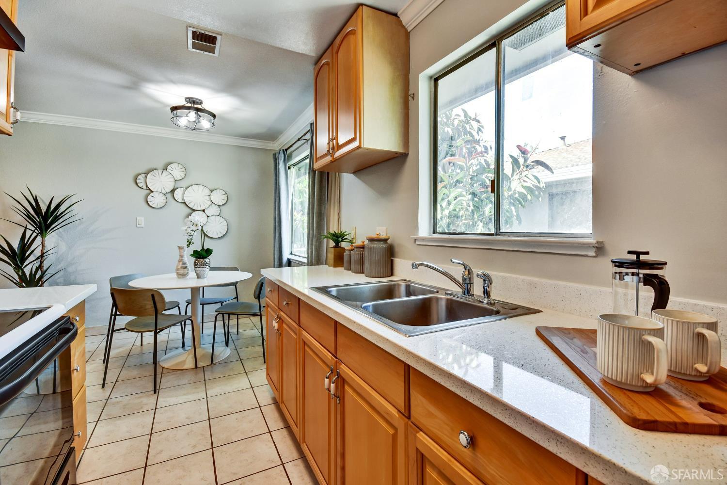Detail Gallery Image 10 of 23 For 329 Blossom Hill Rd #4,  San Jose,  CA 95123 - 2 Beds | 1 Baths