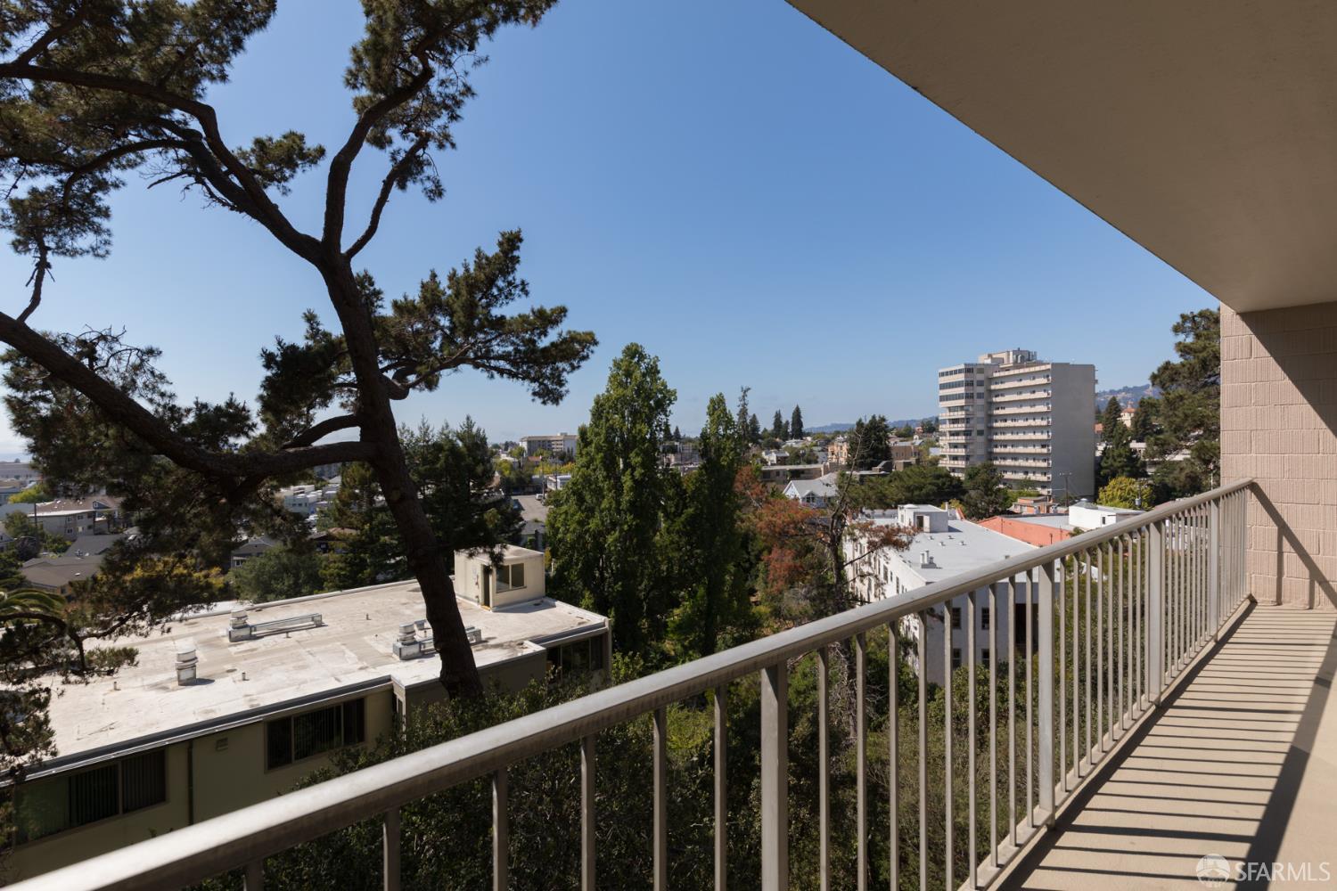 Detail Gallery Image 8 of 23 For 1 1 Kelton Court, Oakland, Ca Ct 1e,  Oakland,  CA 94611 - 1 Beds | 1 Baths