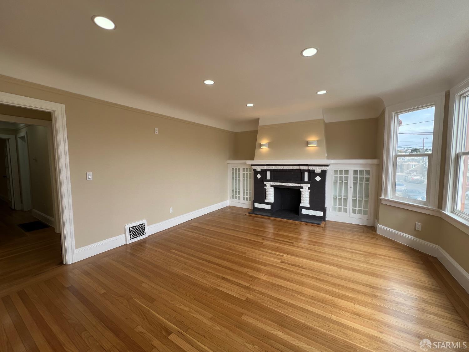 Detail Gallery Image 10 of 40 For 65 Ottawa Ave, San Francisco,  CA 94112 - 2 Beds | 1 Baths